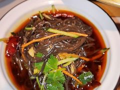 酸辣蕨根粉-鸣记脆皮烤鱼·海鲜烤鱼(三八广场店)