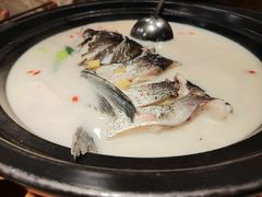 农夫山泉炖的鱼头（红烧）-7017浙菜•建德味(中财店)