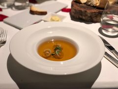 意式鸭肝饺子配牛肉清汤-AZUR聚(香格里拉饭店)