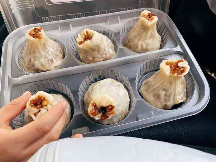 名仕包子(光新路店)-"这家名仕包子,每次路过的时候,排队买包子.