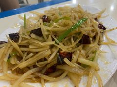 青椒土豆丝-天一沾水肥肠(科园一街店)