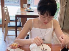 -Chom Cafe and Restaurant