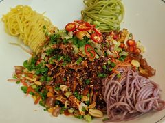 大碗鸡丝凉面-有红鸡毛店·川菜(建设路店)