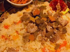 金桃手抓饭-丝路金桃·新疆菜(徐汇店)