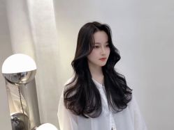 -MODEL'S HAIR