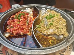 -阿瓦山寨·湘菜现炒·剁椒鱼头王(咸阳总店)