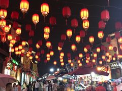 -吴山路夜市