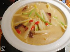 芦蒿春笋酱肉煲-老头儿油爆虾(金鹰世界店)