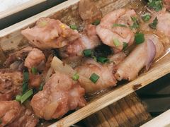 竹筒鸡枞菌蒸走地鸡-胡须哥网红竹筒菜