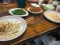 辣皮子爆肚拌面-歹歹的加个面过油肉拌面