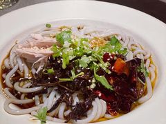 油鸡㙡凉米线-半山腰·云南菜(侨福芳草地店)
