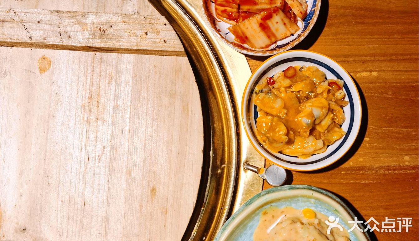 这家地下烤肉店还不错哟