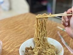 -松树干拌面店