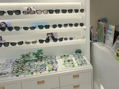 -J-Optical佳视明眼镜·蔡司视觉(青岛金茂览秀城店)