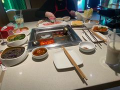 -海底捞火锅鲜切牛肉主题店(长寿路店)