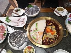 -小天鹅火锅·一线江景洪鼎旗舰店(洪崖洞店)