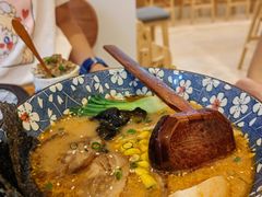 -鸿通城购物中心