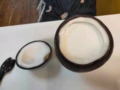 -志龙皇冠吃货椰子铺
