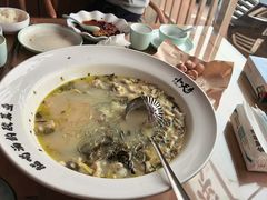 -严记小天府酸菜鱼(西四路店)