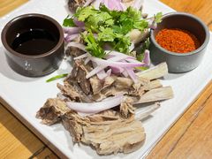 -艾尼巴億餐厅 Aini Bayi Restaurant(曲阳路店)