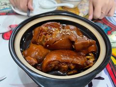 老巴子招牌猪蹄饭-蘑菇圈·云南野生菌菇炒饭·巷口食堂(悦荟店)
