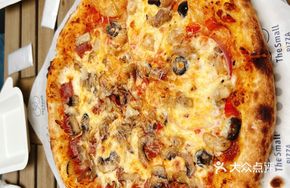 Bacon Mushroom Chicken Pizza