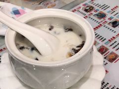 -广信牛奶甜品世家(台东店)