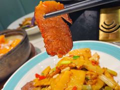 -阿瓦山寨·湘菜现炒·剁椒鱼头王(咸阳总店)