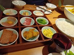 过桥米线-雲說·花(西宸天街店)
