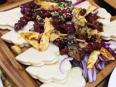 东镇烤三味-老东镇啤酒屋海鲜加工·蒸汽海鲜·海鲜烧烤(台东店)