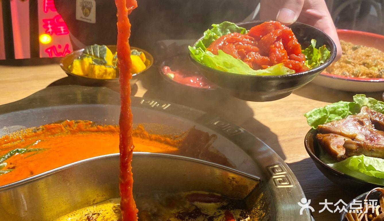 火锅涮猪蹄你吃过吗！！糯叽叽的真的绝