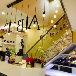 -新蝶变皮肤管理中心