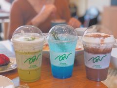 -Chom Cafe and Restaurant