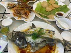 -覃记海鲜美食餐厅