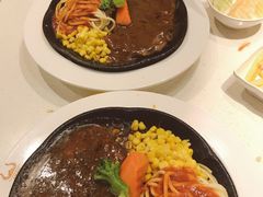 -汤姆家的牛排意面披萨(新城市广场店)