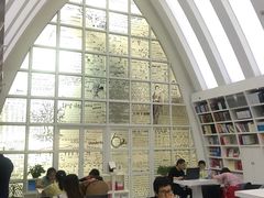 -钟书阁(松江泰晤士小镇店)