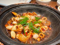 石锅焗小管鱿鱼-乔街深夜食堂·小龙虾·高压锅生蚝(杭州总店)