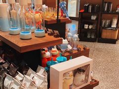 零售区-星巴克臻选(北京颐堤港中心第二店)