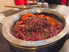 -洞亭火锅(防空洞总店)