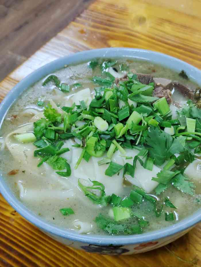 河南方城羊肉烩面-"店的位置在民乐园附近的中山门内,地方算比.