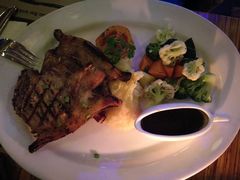 烤猪排-Bamboo Bar & Grill Restaurant