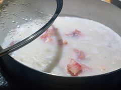 -洪氏嗨捞·广东猪肚鸡·椰子鸡火锅(西咸万象城店)