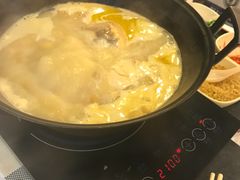 -鲜入围煮花胶鸡海鲜火锅