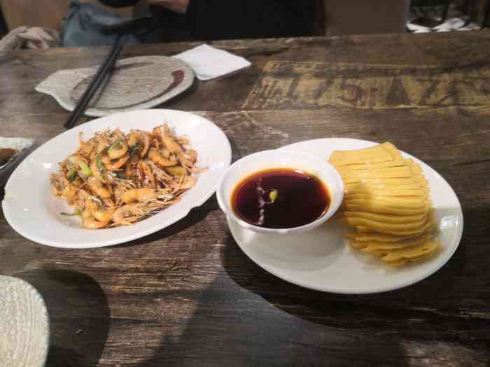 三林老八样本帮馆(金桥店)-"很有特色的一家店,据说老板很有名气,然后