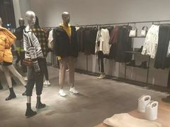 -URBAN REVIVO(西安Momopark店)