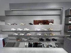-SALOMON萨洛蒙(青岛海信店)