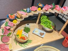 -山川小町·极番烧肉(新地假日广场店)