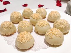 脆皮流沙包-皇朝会.经典传统粤菜(外滩店)