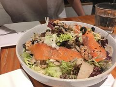 烟熏三文鱼杂菌沙拉-BE BRIGHT KITCHEN(正佳广场店)