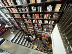 -钟书阁(松江泰晤士小镇店)